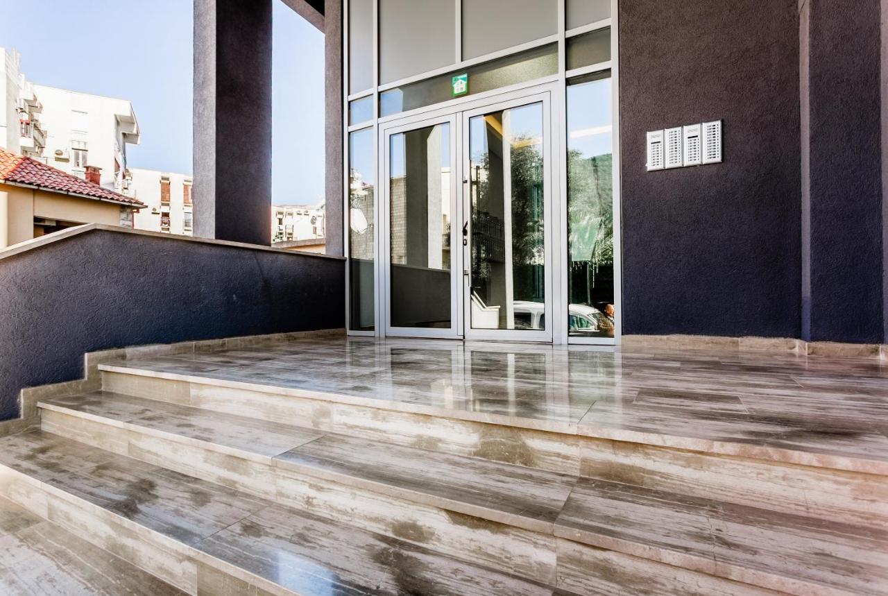Apartments Lora 13.Jula, 15 Budva Bagian luar foto